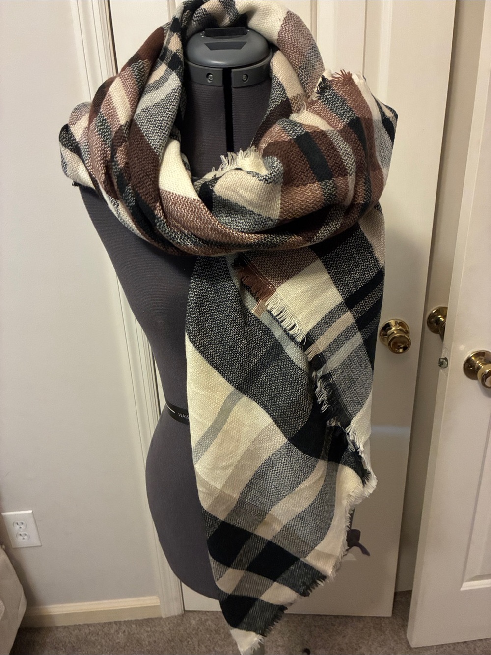 Cozy Plaid Oversized Scarf in Cream, Black & Brown